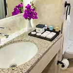 Elite Hotel 4*