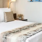 Elite Hotel 4*