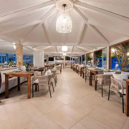 Elite Hotel 4*